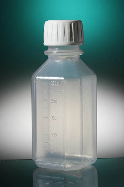 Octagonal bottle 250ml PET na